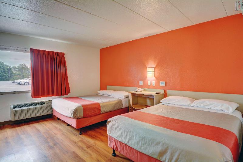 Motel 6 Providence East image