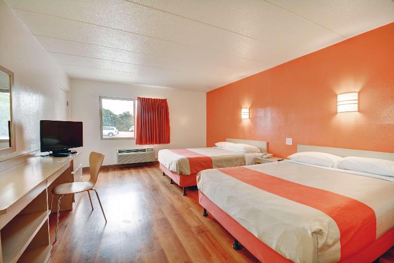 Motel 6 Providence East image