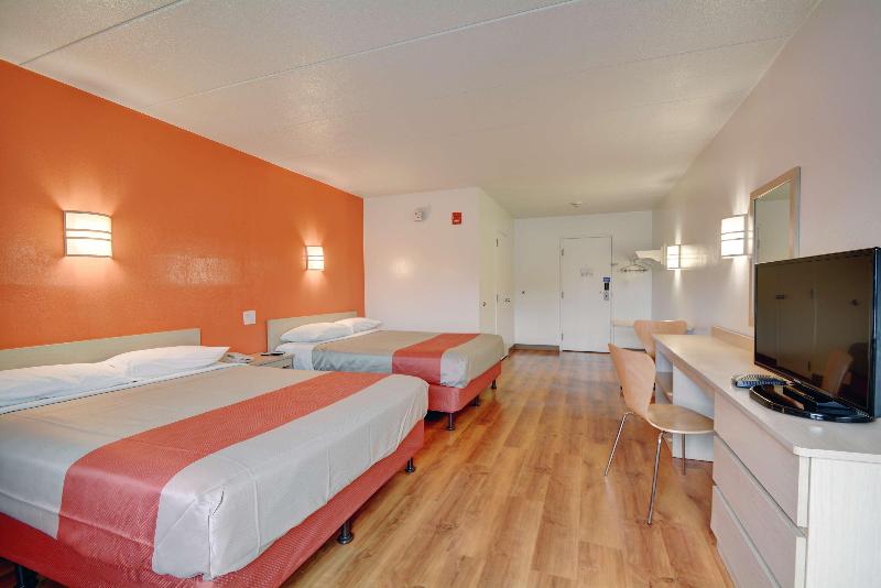 Motel 6 Providence East image