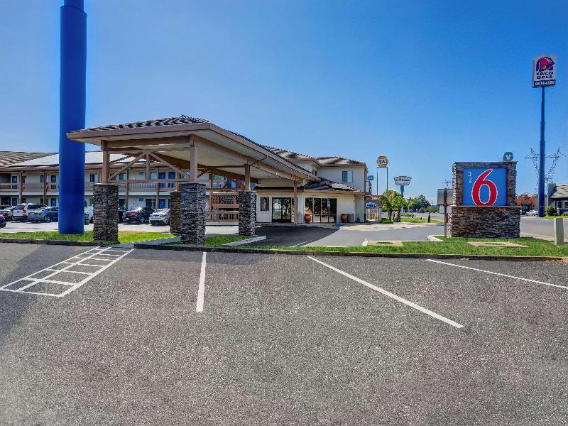 Motel 6 Anderson, CA - Redding Airport image