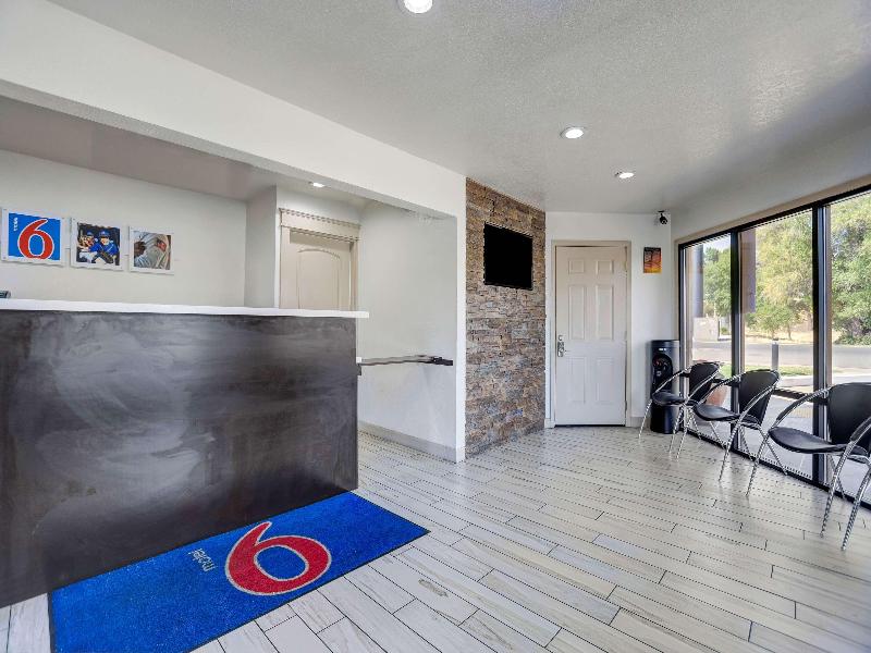 Motel 6 Anderson, CA - Redding Airport image