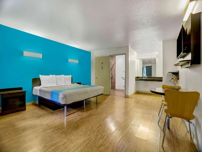 Motel 6 Anderson, CA - Redding Airport image