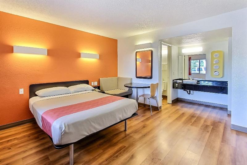 Motel 6 San Jose Campbell image