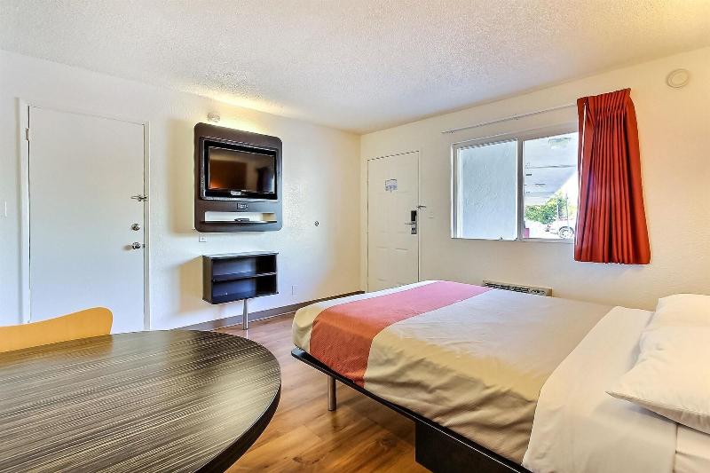 Motel 6 San Jose Campbell image