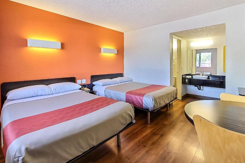 Motel 6 San Jose Campbell image