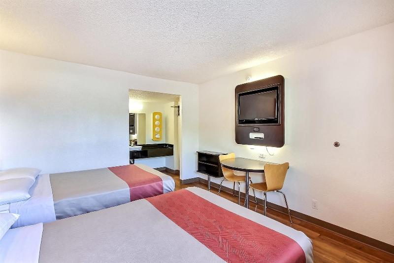Motel 6 San Jose Campbell image