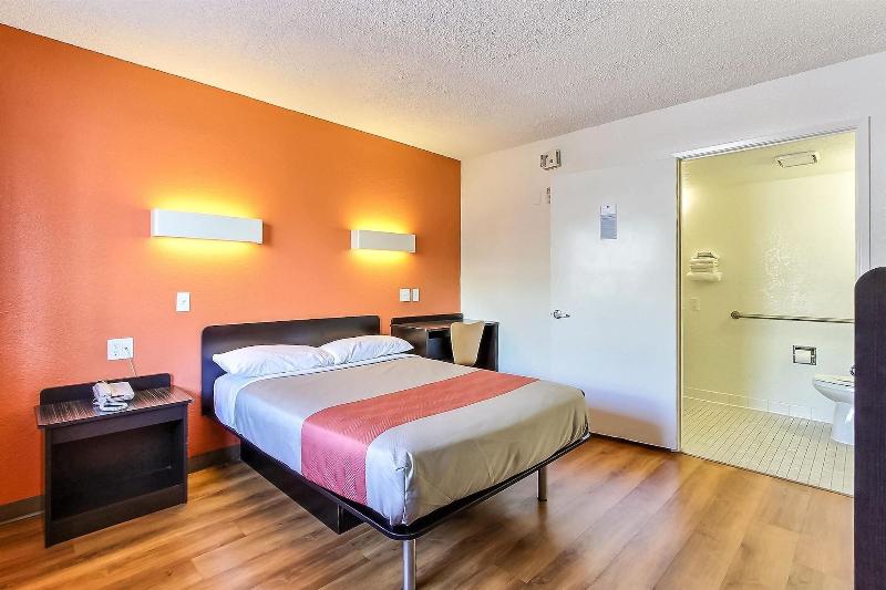 Motel 6 San Jose Campbell image