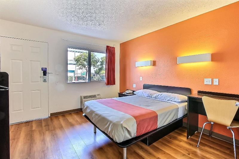 Motel 6 San Jose Campbell image
