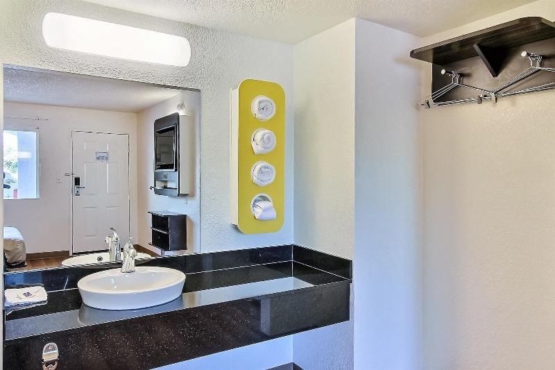 Motel 6 San Jose Campbell image
