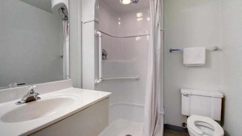 Motel 6 Owensboro image