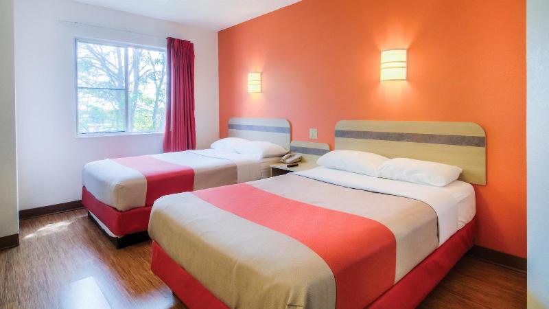 Motel 6 Owensboro image