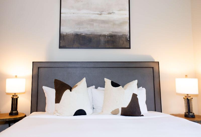 Watt Hotel Rahway Tapestry Collection By Hilton image