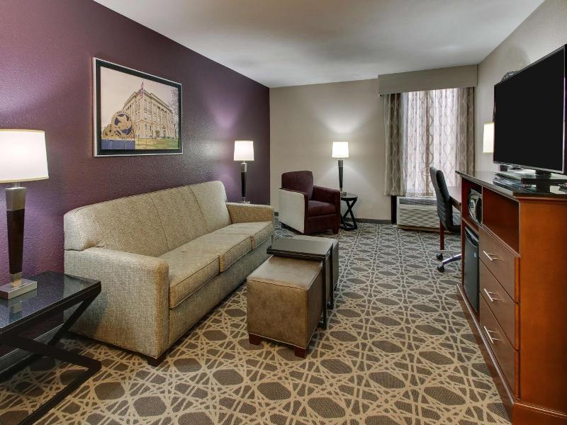 Drury Inn Poplar Bluff image