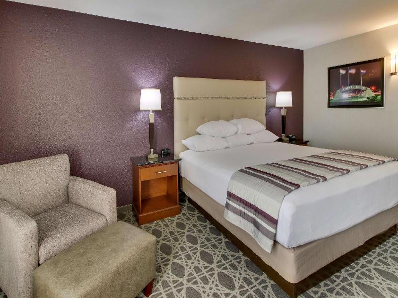 Drury Inn Poplar Bluff image