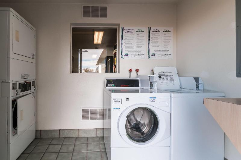Motel 6 Green River Ut image