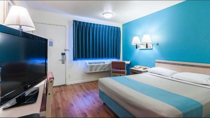 Motel 6 Green River Ut image