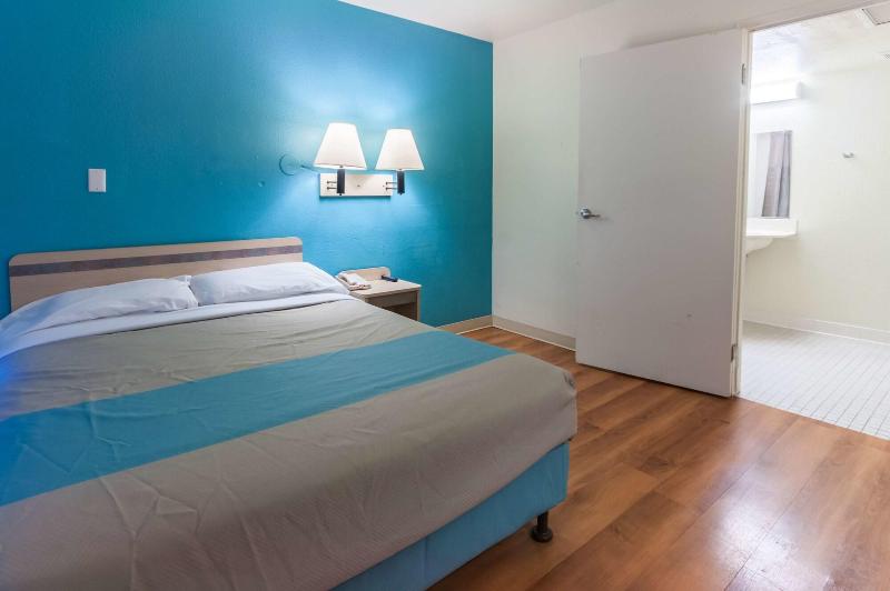 Motel 6 Green River Ut image