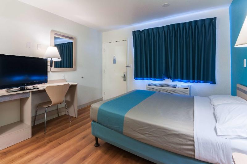 Motel 6 Green River Ut image