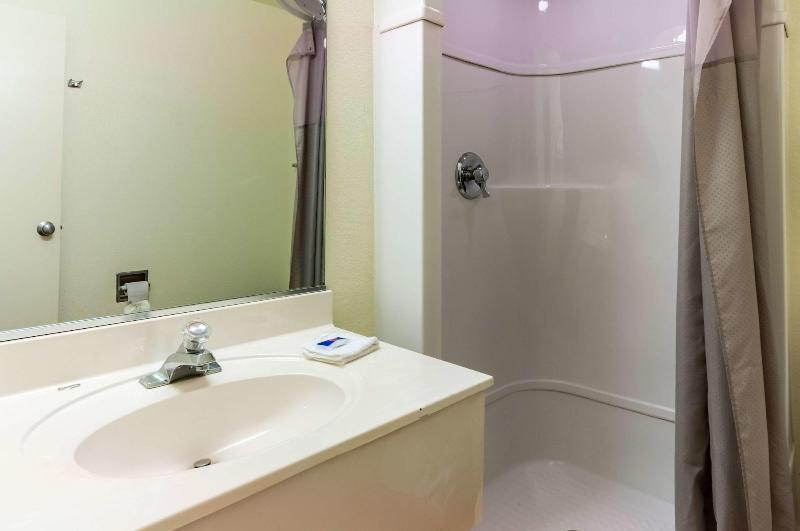 Motel 6 Green River Ut image
