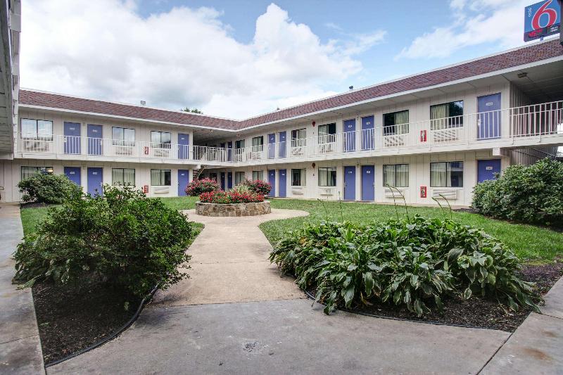 Motel 6 Elkton, MD image