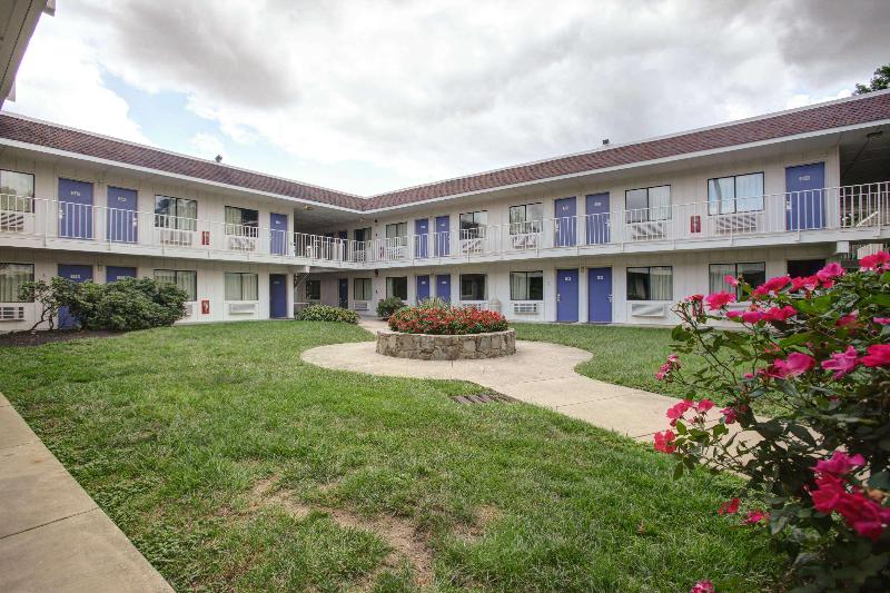 Motel 6 Elkton, MD image