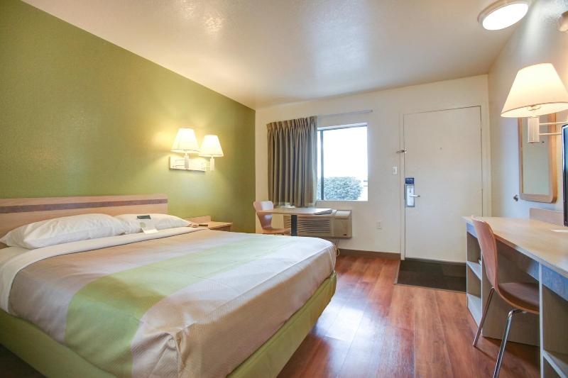 Motel 6 Elkton, MD image