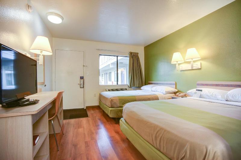 Motel 6 Elkton, MD image