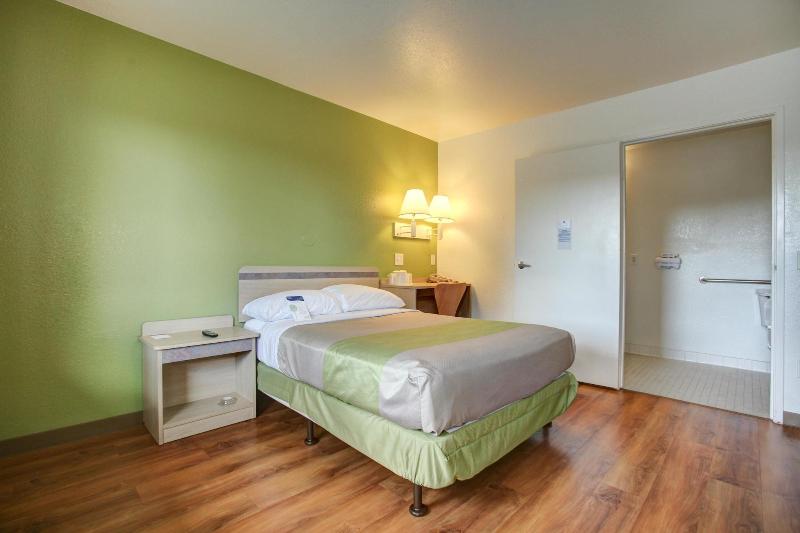 Motel 6 Elkton, MD image