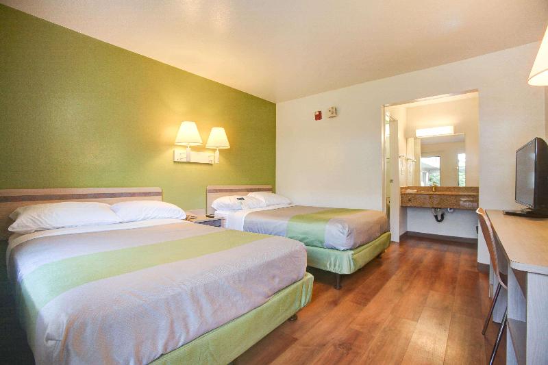Motel 6 Elkton, MD image