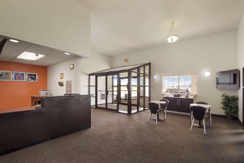 Motel 6 Rothschild image