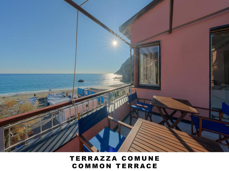 Affittacamere Lo Scoglio image
