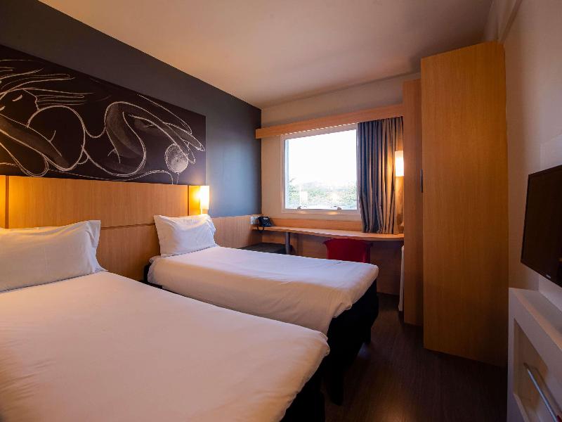 Ibis Guaratingueta Aparecida image