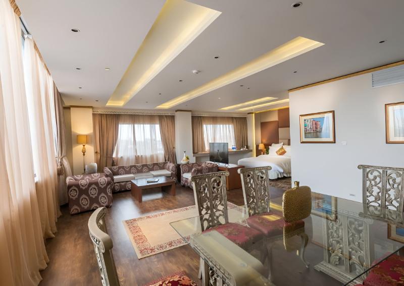Luxus Grand Hotel image