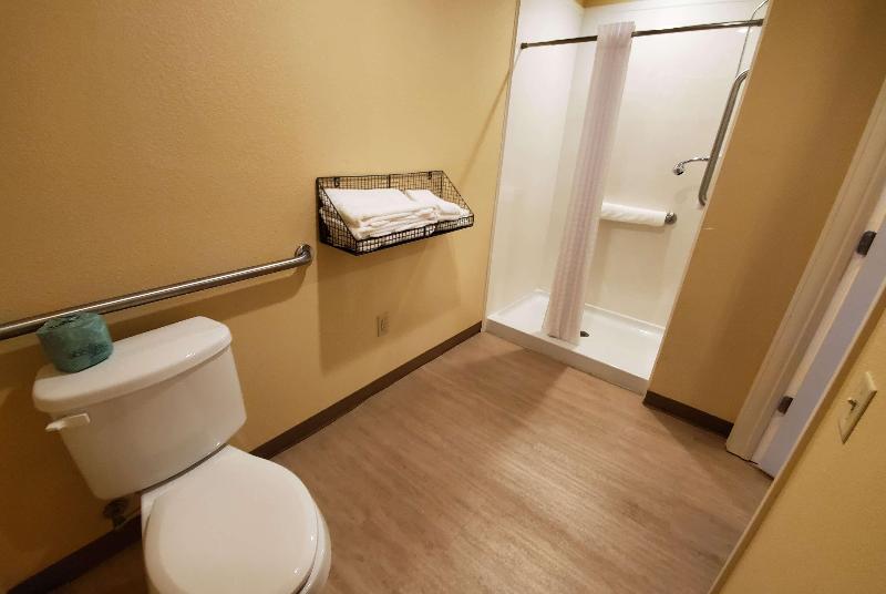 Days Inn & Suites By Wyndham Florence Jackson Area image