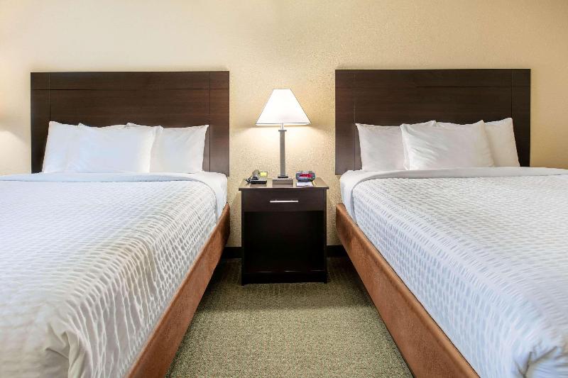 Days Inn & Suites By Wyndham Florence Jackson Area image
