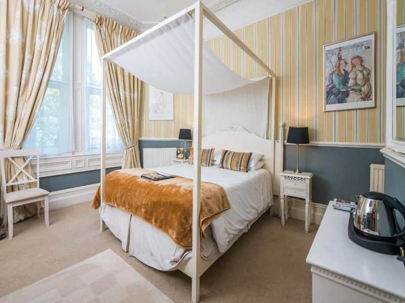 Oldfields House Bed Breakfast image