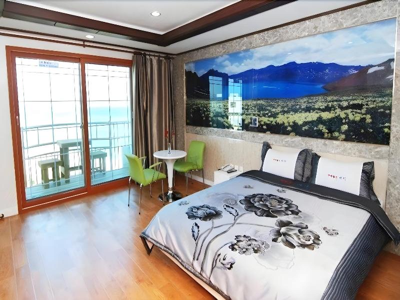 Gyeongpo Emerald Beach Hotel