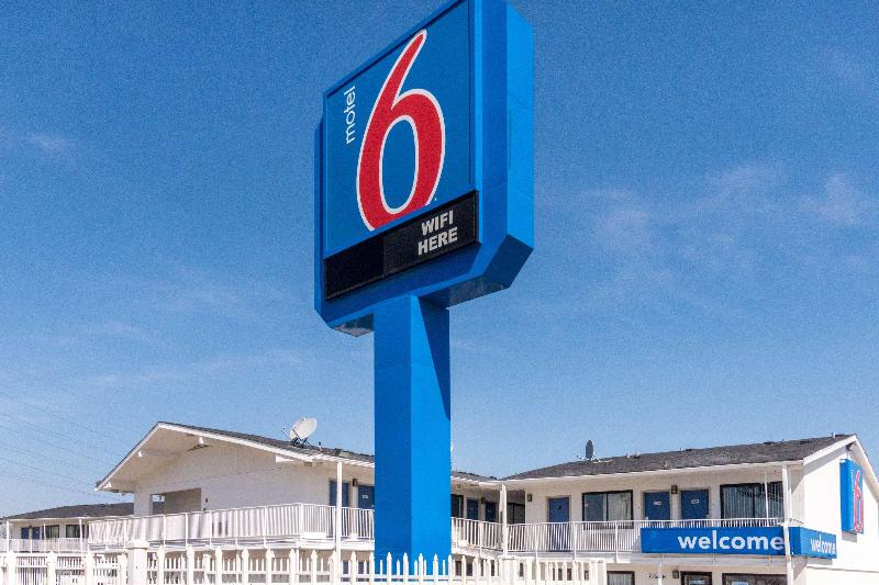 Motel 6 Ft Worth North image
