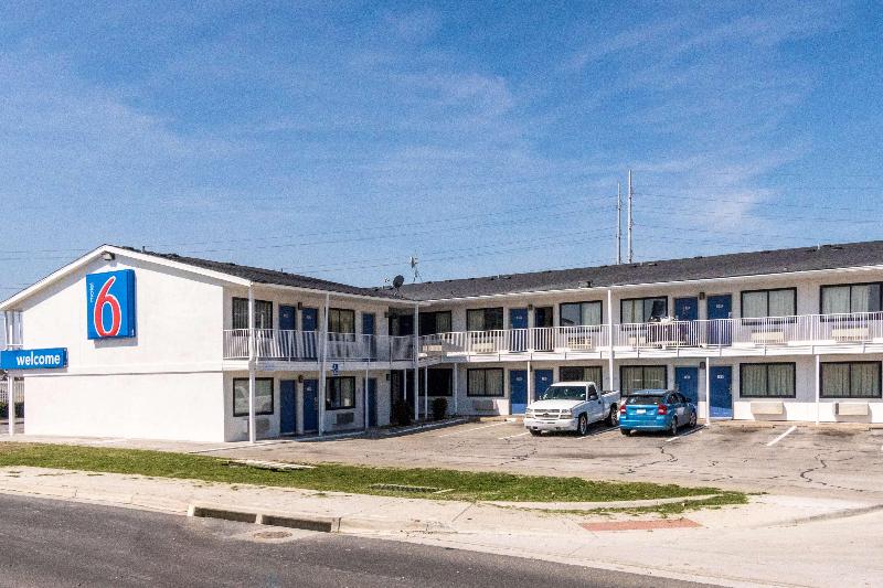 Motel 6 Ft Worth North image