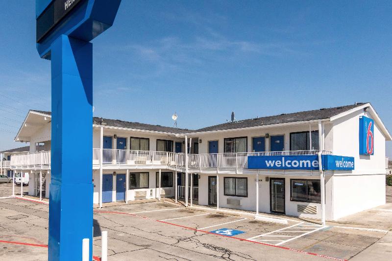 Motel 6 Ft Worth North image