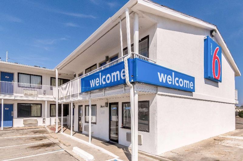 Motel 6 Ft Worth North image