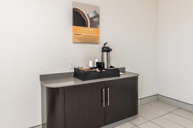 Motel 6 Ft Worth North image