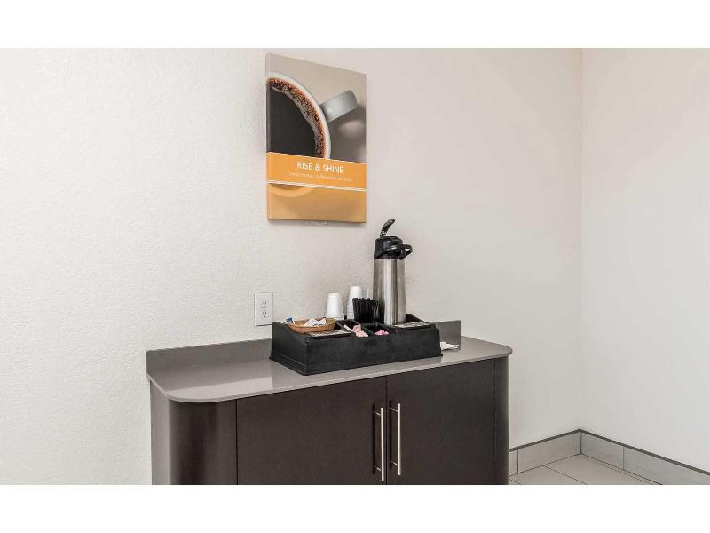 Motel 6 Fort Worth, TX - North GA image
