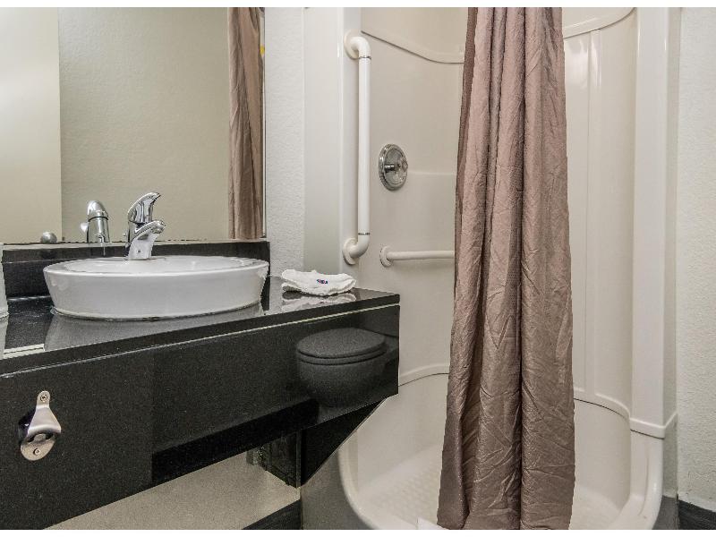 Motel 6 Fort Worth, TX - North GA image