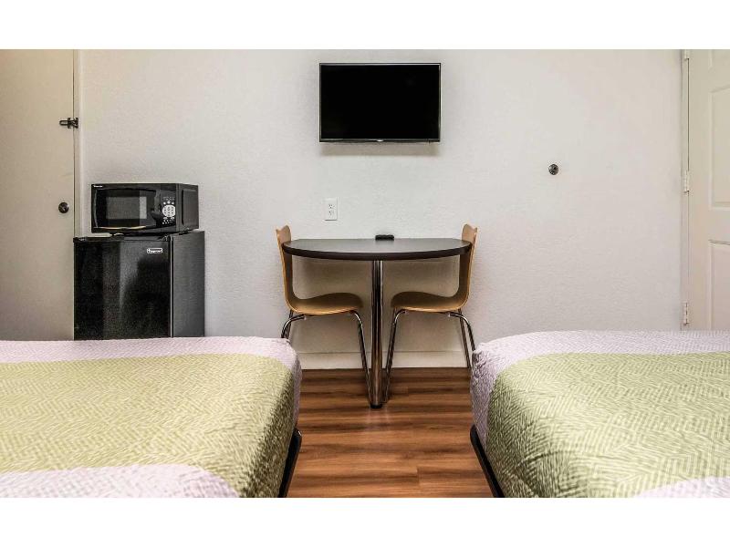 Motel 6 Fort Worth, TX - North GA image