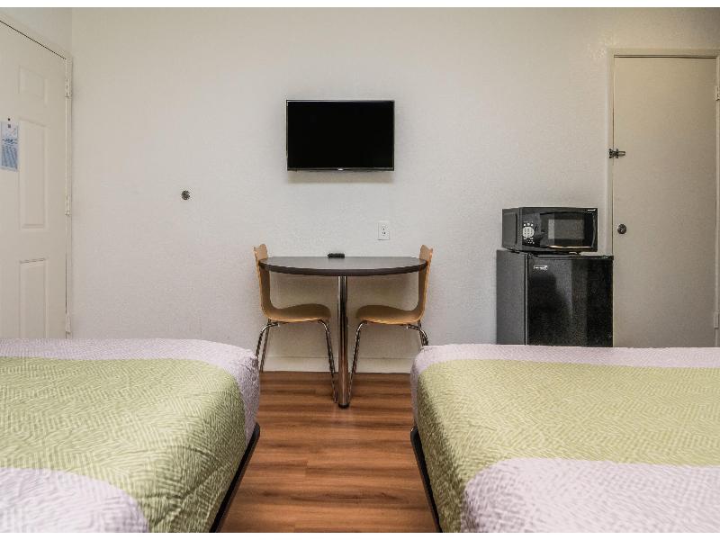 Motel 6 Fort Worth, TX - North GA image