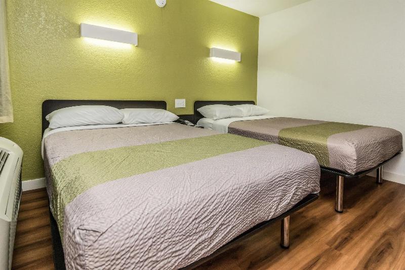 Motel 6 Ft Worth North image