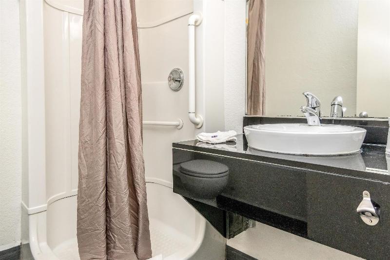 Motel 6 Ft Worth North image
