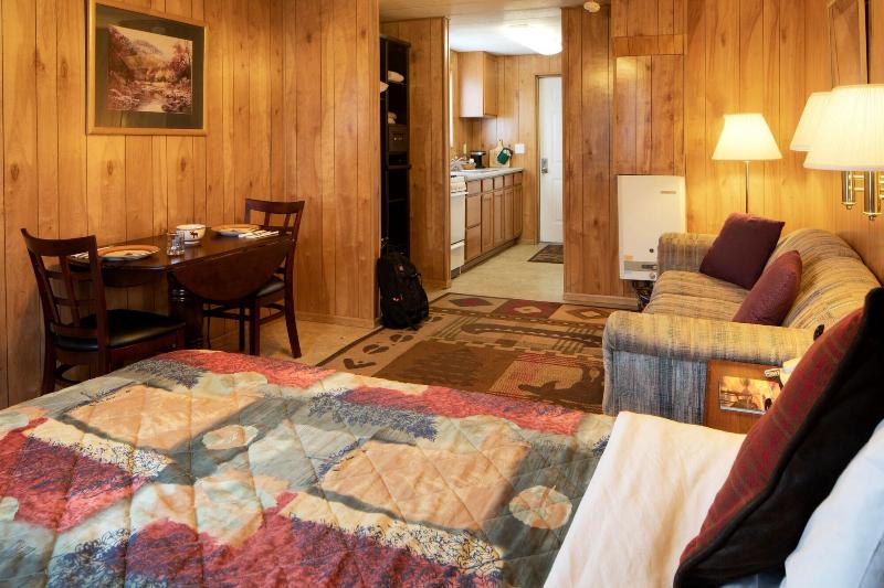Totem Hotel And Suites — photo 8