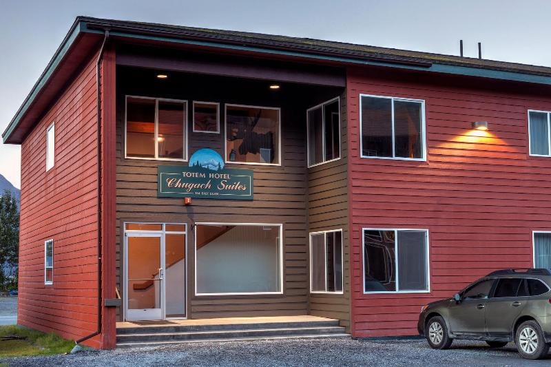 Totem Hotel And Suites — photo 14